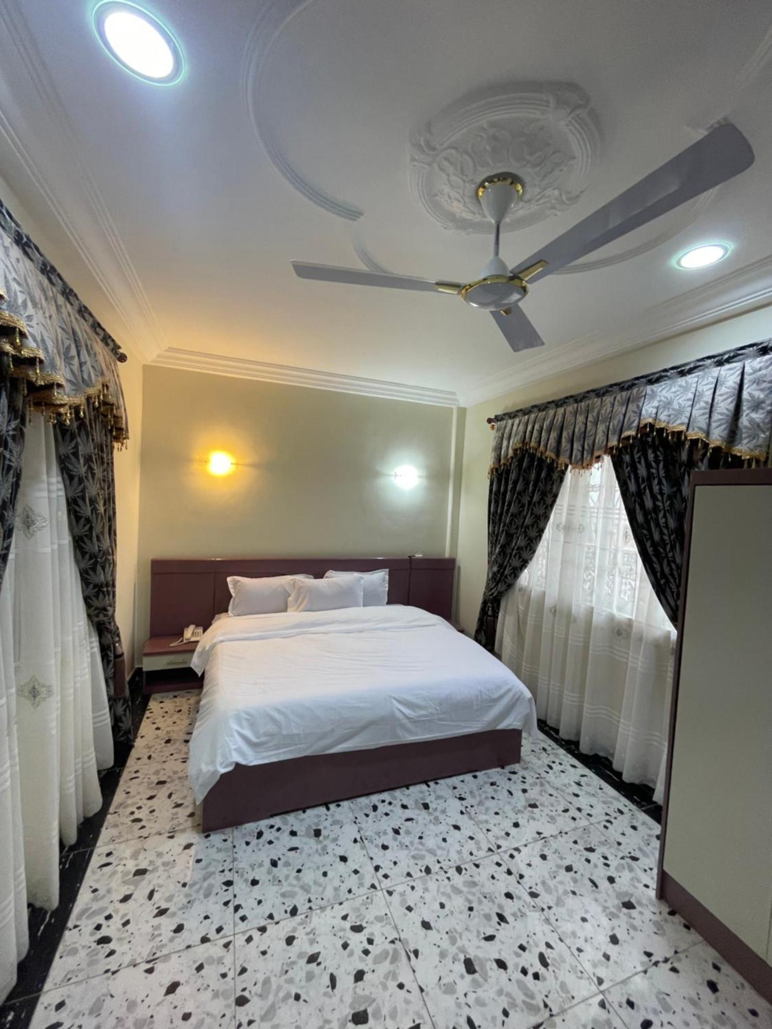 George Vee Hotel Ltd Kumasi Luaran gambar